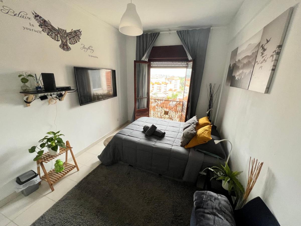 Cardia'S Guest House Sacavem Ngoại thất bức ảnh